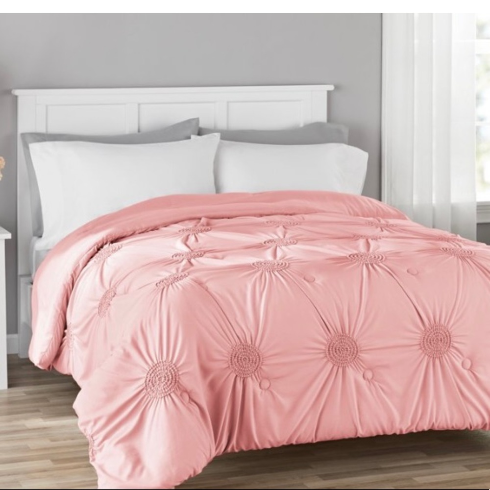 COLLEGE STUDENTS‼️ Twin XL pink comforter with extra matching pillow shams